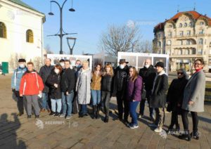 Expoziţie foto dedicată iubirii deschisă în aer liber de Valentine`s Day